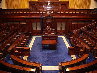 Video: Bizarre scenes in Dail...